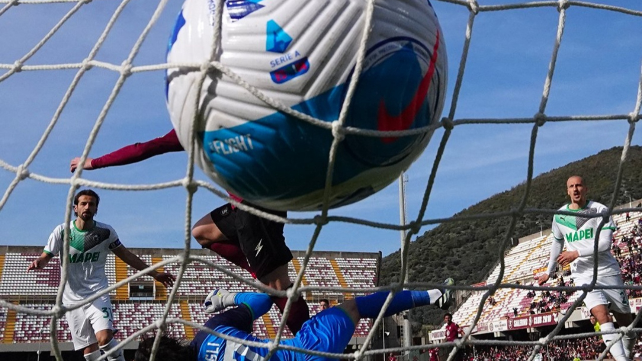 İtalya Futbol Federasyonu, 11 kulübü haksız sermaye kazancından disipline sevk etti