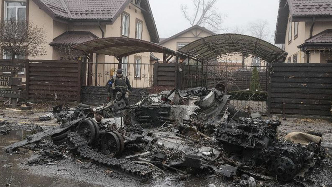Ukrayna'dan son görüntüler geldi: İşte "Putin'in tank mezarlığı"