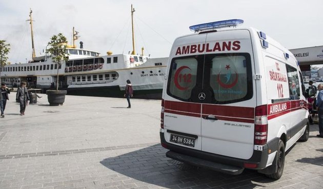 İstanbul Boğazı'nda tur teknesinde intihar girişimi!