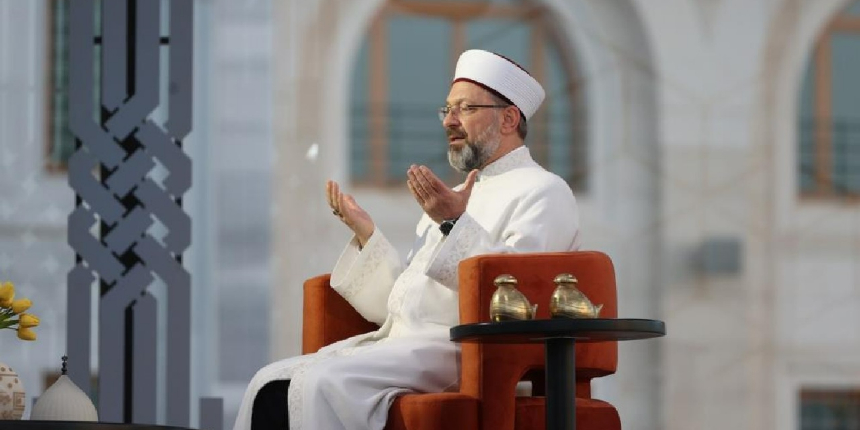 Diyanet İşleri Başkanı Erbaş: Fitreyi asgari 40 TL olarak belirledik!