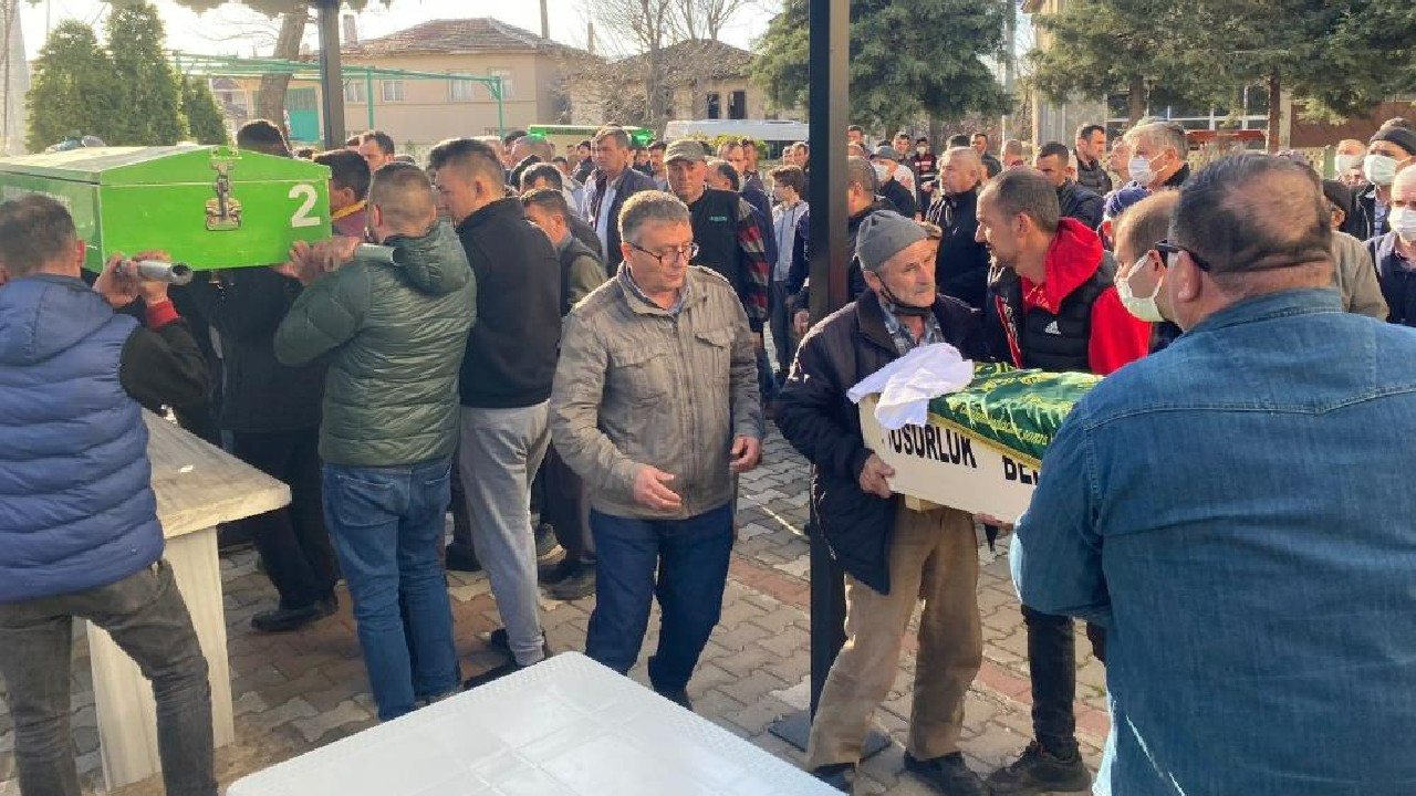 Susurluk'ta öldürülen anne ve oğlu son yolculuğuna uğurlandı