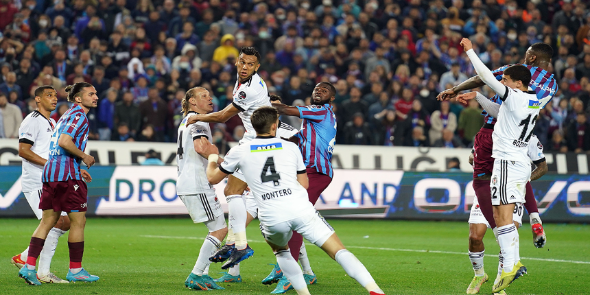 Trabzonspor – Beşiktaş olaylı maçta kazanan çıkmadı!