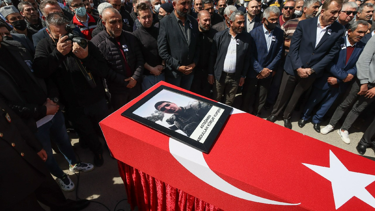 Hakkari'de şehit olan Asteğmen Kupşen İzmir'de son yolculuğuna uğurlandı