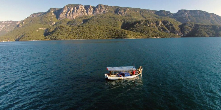 Denizde bulduğu poşetin patlaması sonucu kolu koptu