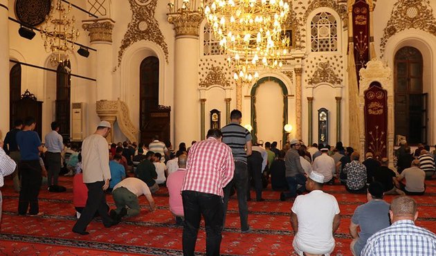 Mısır'da Teravih'e hoparlör yasağı