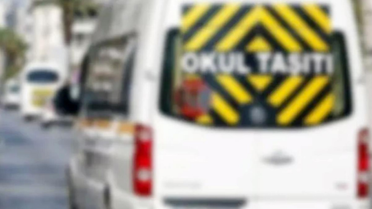 Öğrenci servisinde taciz skandalı: Şoför şalımı çekerek açtı, elle tacizde bulundu!