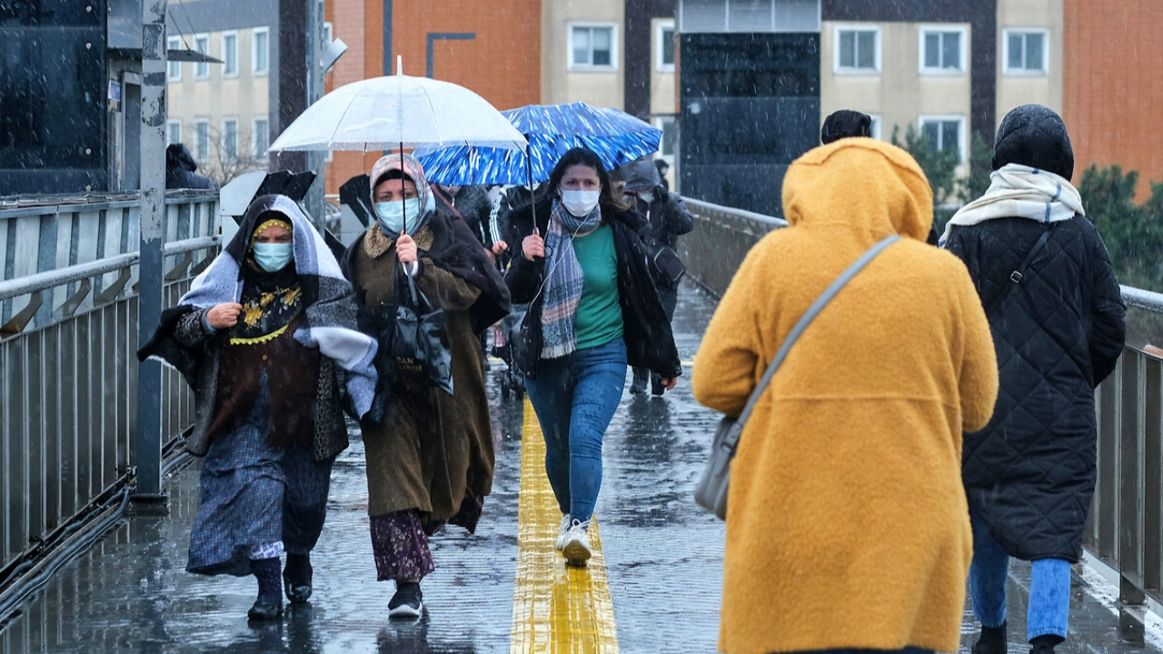 Nisan yağmurları geliyor: Meteoroloji İstanbul başta olmak üzere pek çok ili uyardı!
