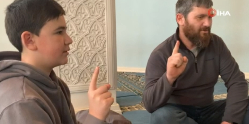 Ukraynalı baba ve oğul savaşın ortasında Müslüman oldu