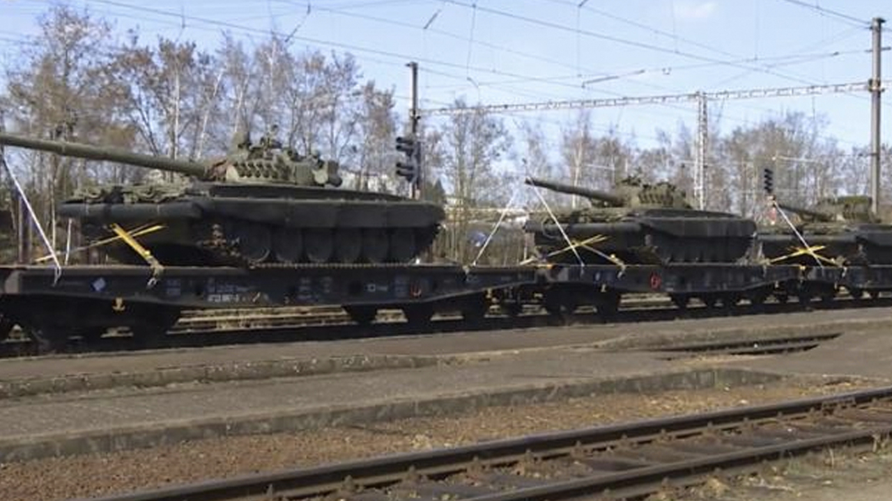 Ukrayna'ya Rusya'ya karşı kullanması için Rus yapımı tank gönderdiler