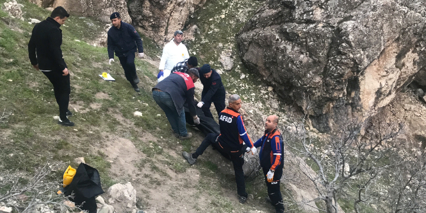 16 yaşındaki liseli kız Harput Kalesi'nden aşağı çakıldı
