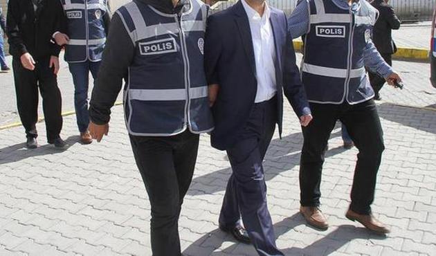 Adana merkezli 3 ilde FETÖ operasyonu! Onlarca gözaltı var...