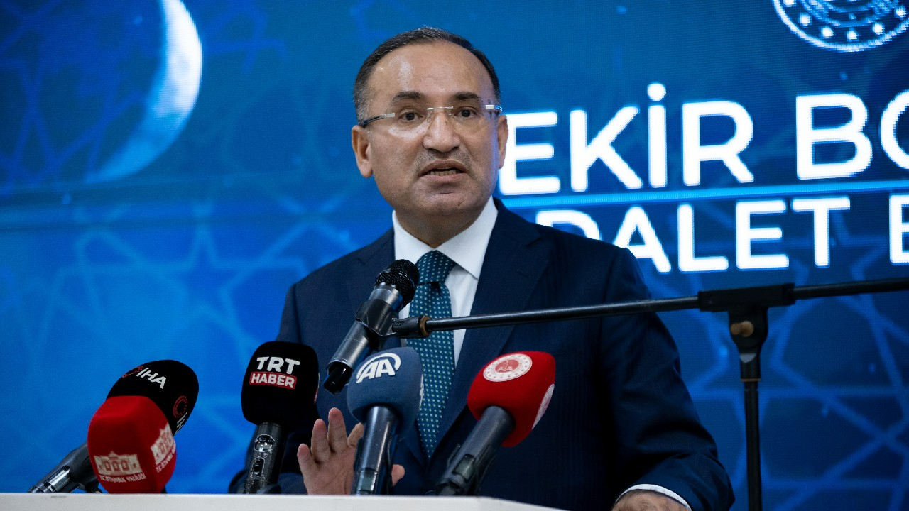 Adalet Bakanı Bozdağ'ın koronavirüs testi pozitif çıktı