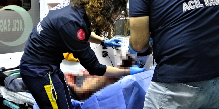 Öfkeli adam, eski eşi ve kocasına dehşeti yaşattı