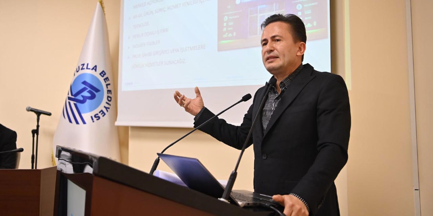 Tuzla Belediye Başkanı Yazıcı: İBB'nin reklam panolarının yüz ölçümü yaptıkları yolun yüz ölçümünden fazladır