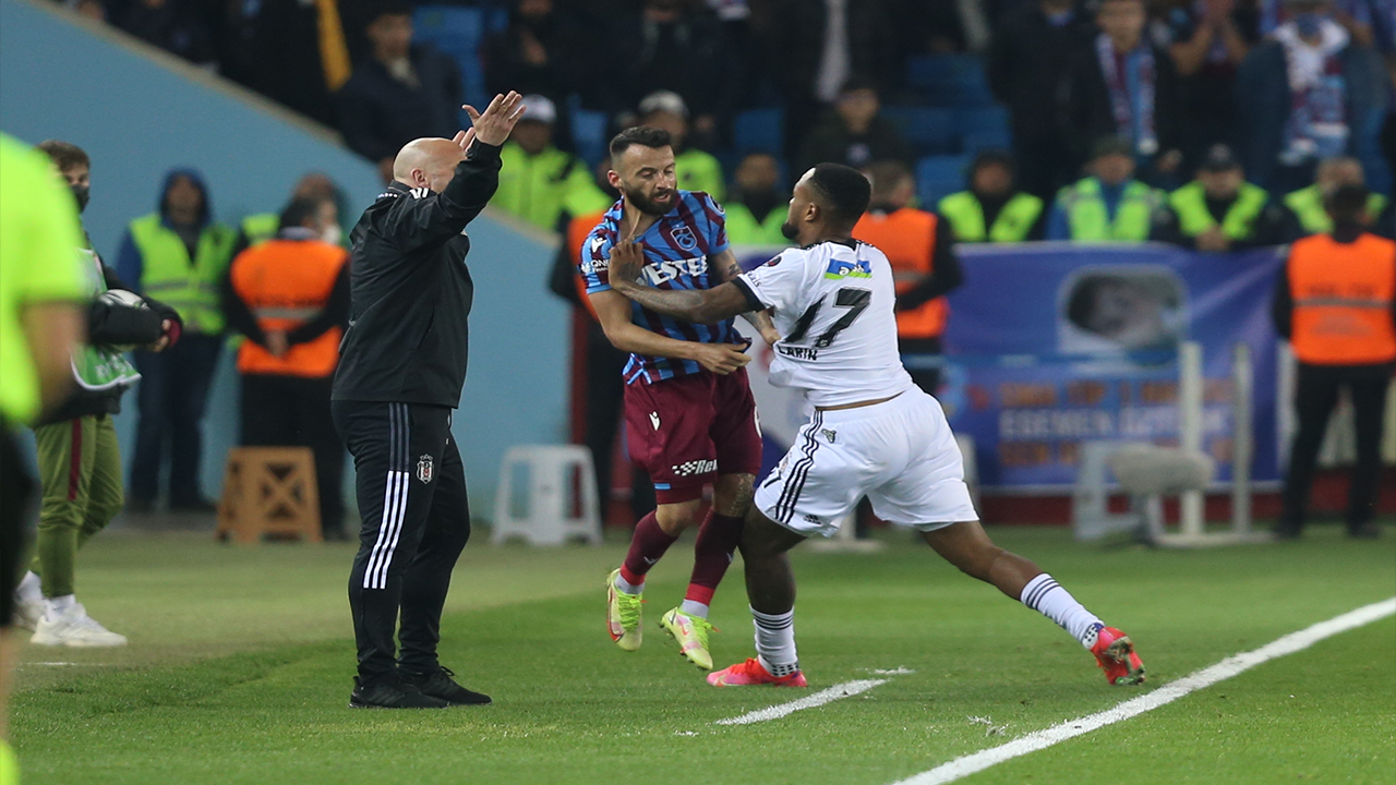 Beşiktaşlı Cyle Larin, PFDK'den 1 maç ceza aldı
