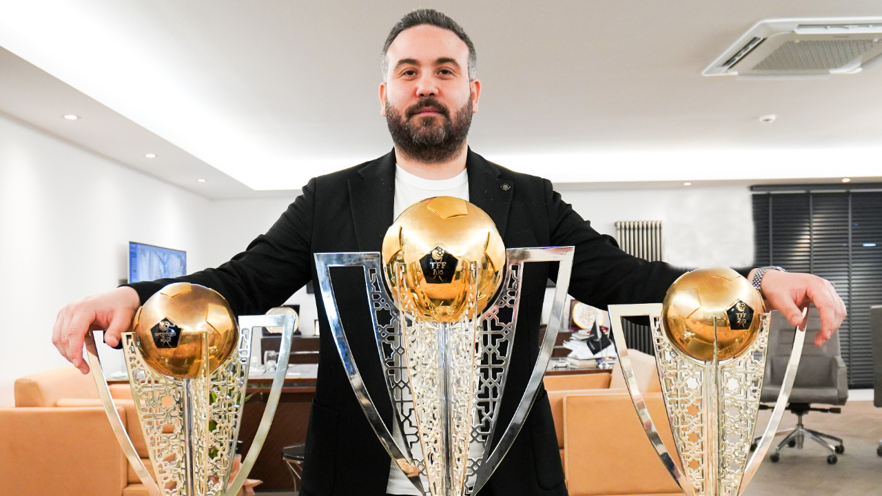 Özgür Ekmekçioğlu Altay başkanlığından istifa ettiğini açıkladı, İzmir ekibi düştü gibi bir şey
