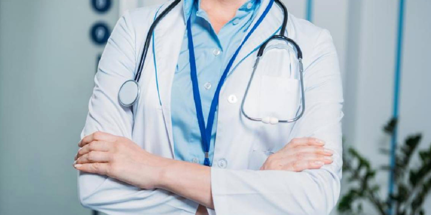 Doktorlara müjdeyi Bakan Koca duyurdu! O yasa Meclis'ten geçti