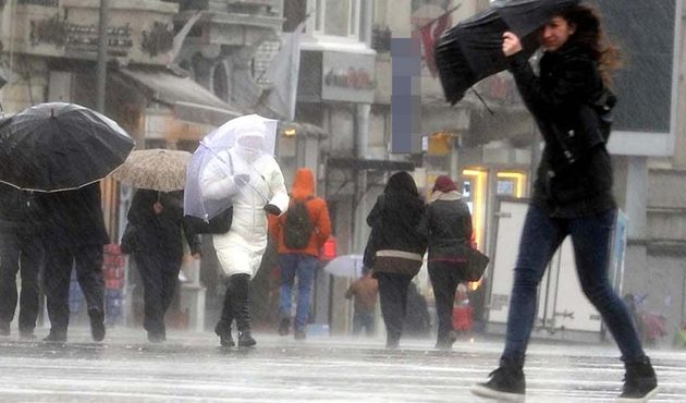 Şemsiyelerinizi almadan çıkmayın... Sağanak geliyor!