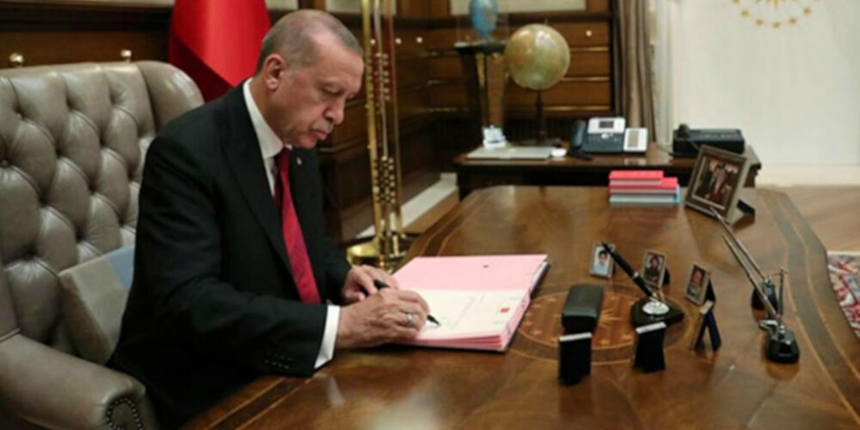 Bakanlıklarda görevden alma ve atama kararları Resmi Gazete'de