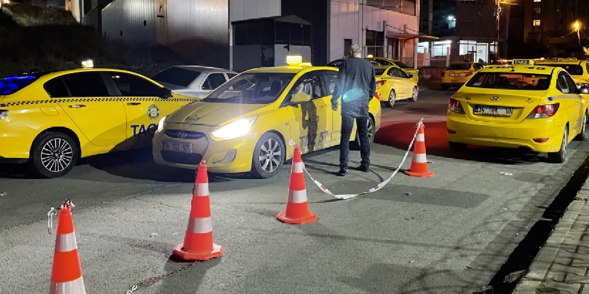 İBB zam yapmıştı! Tarife güncellemek isteyen taksi sürücüleri sabaha kadar kuyruklar oluşturdu