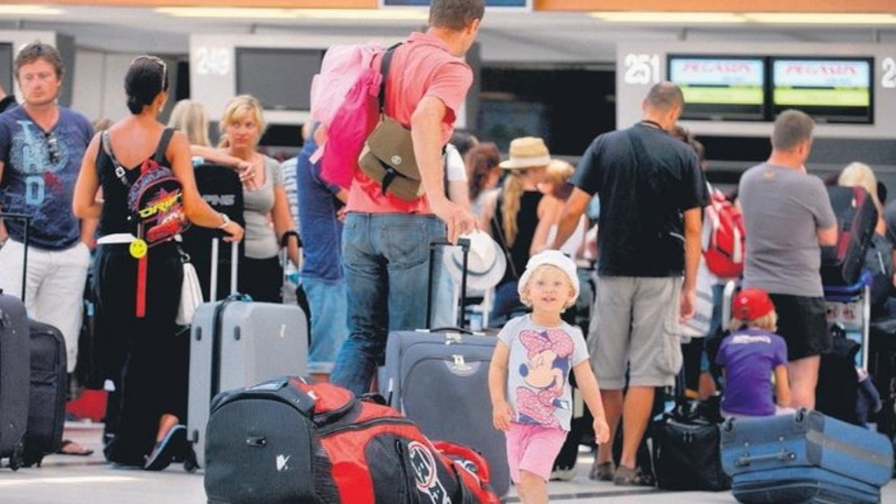 Turizm sektörü için üç aşamalı formül: Rus turist getirene 300 milyon dolarlık kredi verilecek!