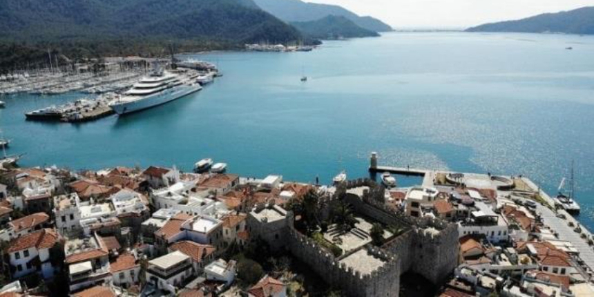 Yaptırımlardan kaçan Rus zenginleri Türkiye'ye geliyor: Aynı anda 4 daire satın alıyorlar!