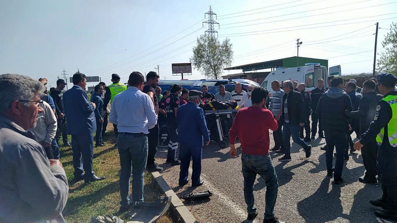 Adana'dan acı haber: Jandarma minibüsüyle otomobil çarpıştı! 2 asker şehit oldu...