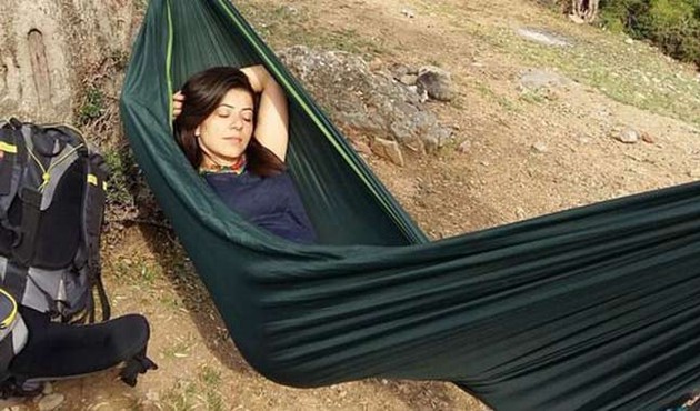 Genç dağcının zirve pozu hayatına mal oldu!