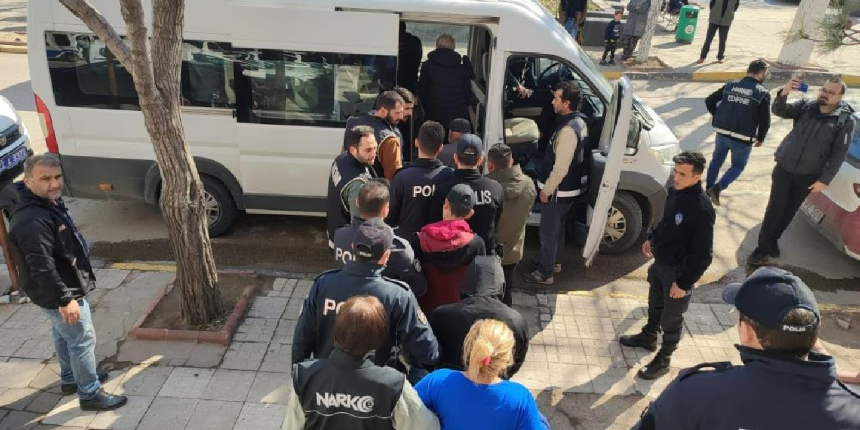 Keşan’da zehir tacirlerine operasyon! 11 kişi tutuklandı