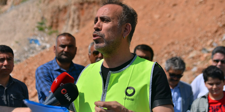 Haluk Levent: Adana’da 18 ayrı noktaya dökülen çöpler temizlenecek