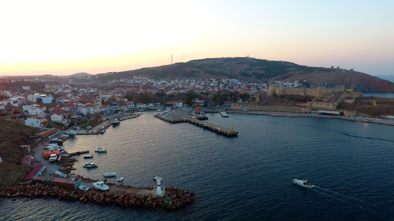 Fırtına geliyor! Bozcaada'da feribot seferleri iptal