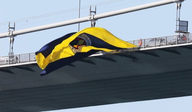 Fenerbahçe bayrağını yakanlarla ilgili flaş gelişme! Yakalanan 4 kişinin cezası belli oldu...