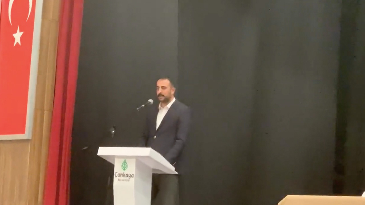 CHP'li belediyenin etkinliğinde kürsüye çıkan FETÖ'cü, Nedim Şener'i hedef gösterdi