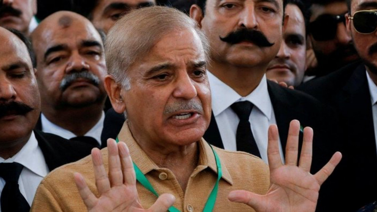 Pakistan'ın yeni Başbakanı muhalefet bloğunun adayı Şahbaz Şerif oldu!