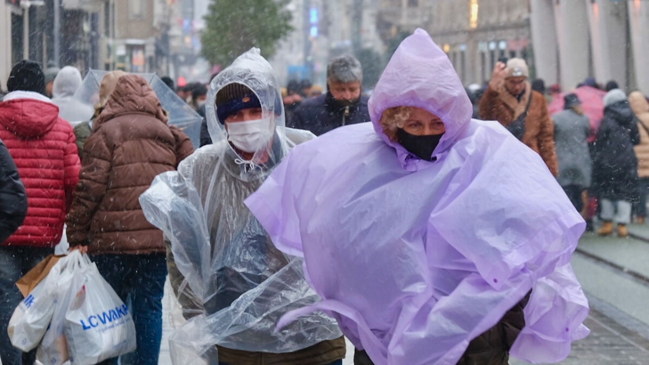 Meteoroloji'den İstanbul dahil pek çok ile uyarı: Sağanak yağış gün boyu sürecek!