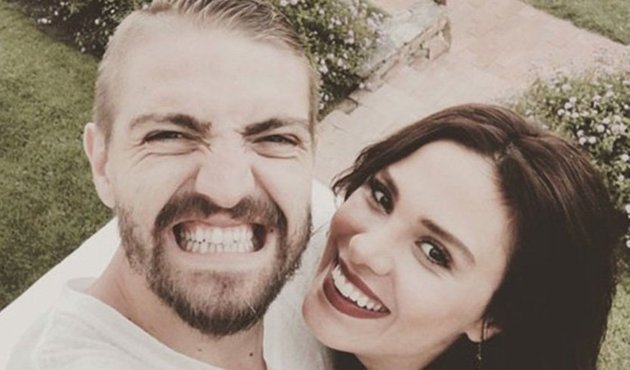 Caner Erkin’den eşi Şükran Ovalı’ya büyük jest!