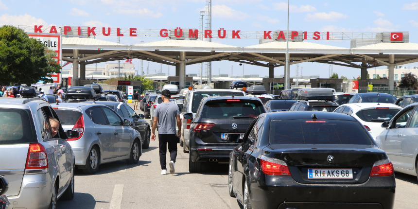 Bulgaristan, Türkiye'den girişte aşı sertifikası zorunluluğunu kaldırdı