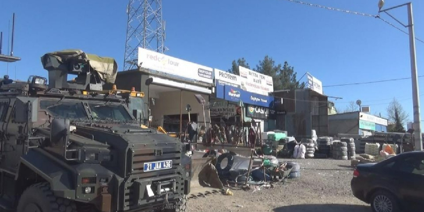 Komşu esnaf arasında silahlı park kavgası: 1 ölü, 3'ü ağır 6 yaralı