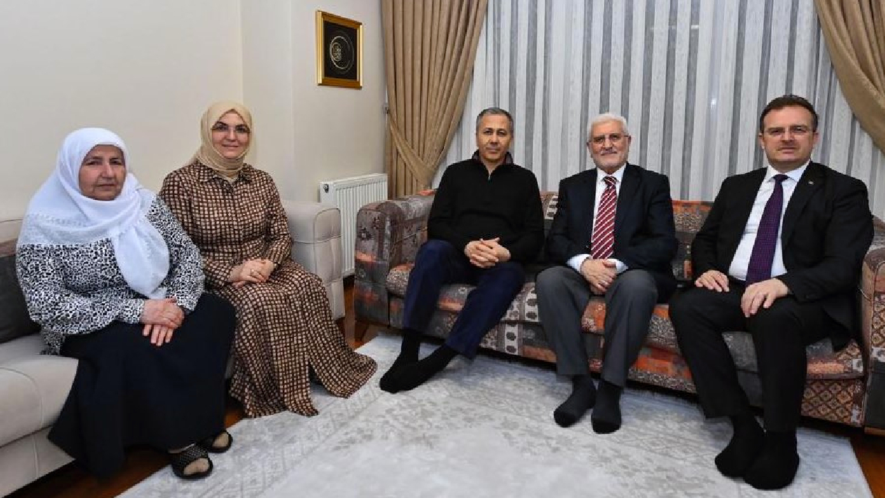 İstanbul Valisi Yerlikaya, Şehit Savcı Kiraz'ın ailesi ile iftar yaptı