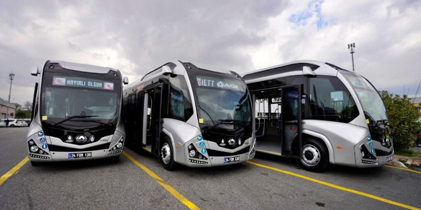 İstanbul'da 30 yeni 'uzun metrobüs' törenle hizmete girdi: 272 yolcu kapasitesi var!