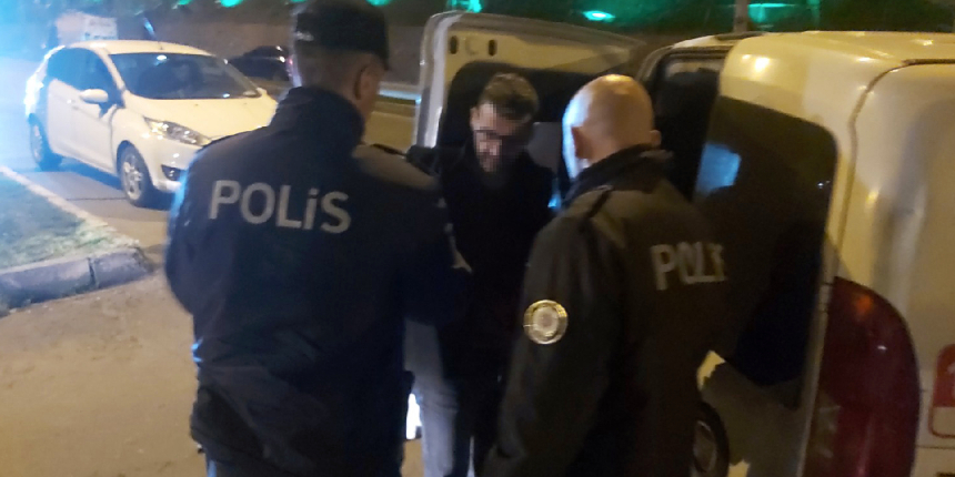 Ayrıldığı sevgilisini otopark çıkışında bekleyip dövdü