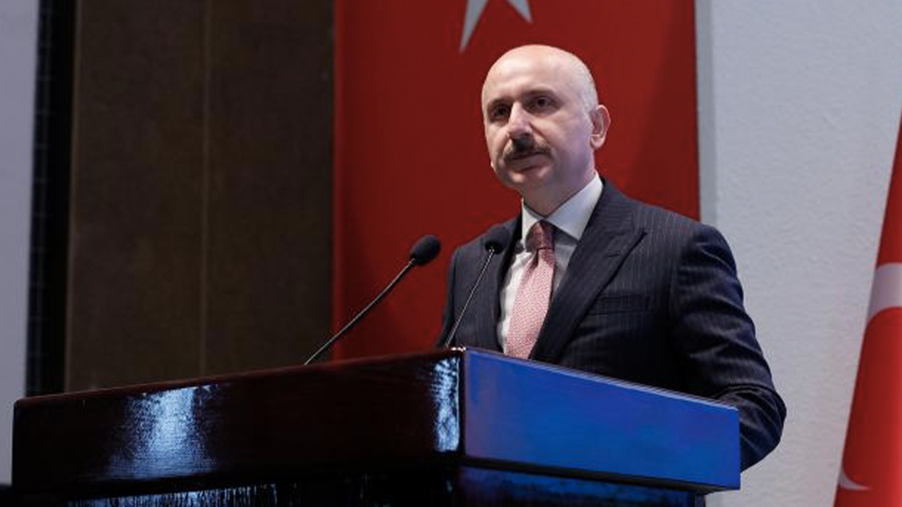 Bakan Karaismailoğlu: Ukrayna'daki mayınların serbest bırakılması bize de garip geliyor