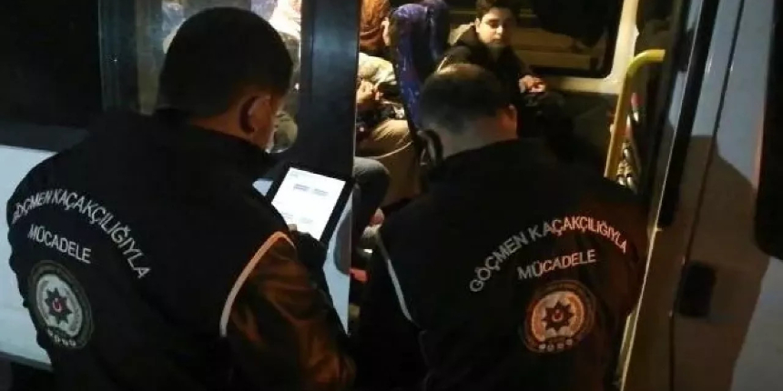 İçişleri Bakanlığı'ndan düzensiz göçmen açıklaması: Bin 629'u yakalandı!
