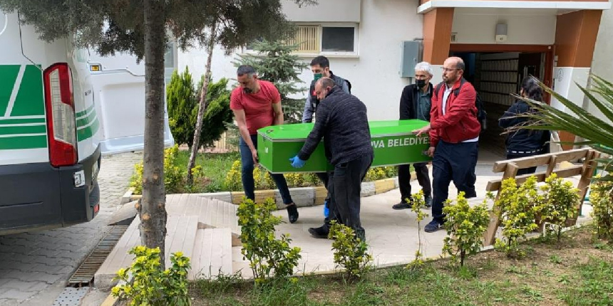 Haber alınamıyordu! Matematik öğretmeni evde ölü bulundu