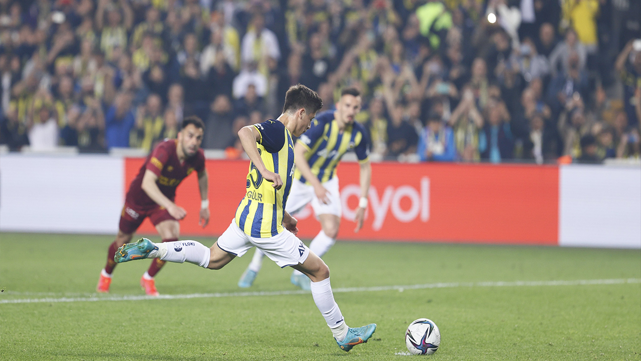 Arda Güler Kadıköy'de ilk golünü attı, topu eve götürdü!