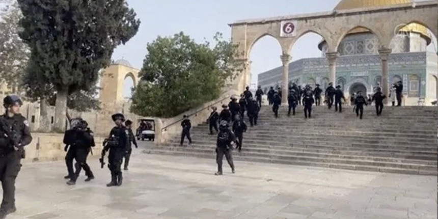 İsrail polisinden Mescid'i Aksa'ya bir saldırı daha