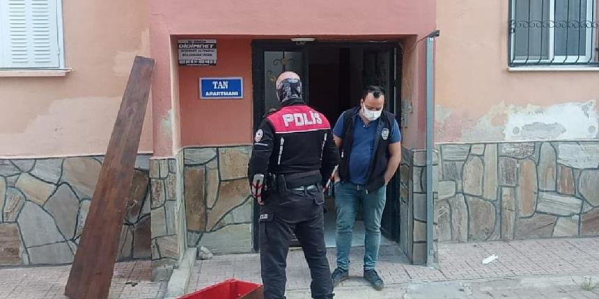 İki çocuk babası genç adam, evinde asılı halde bulundu!