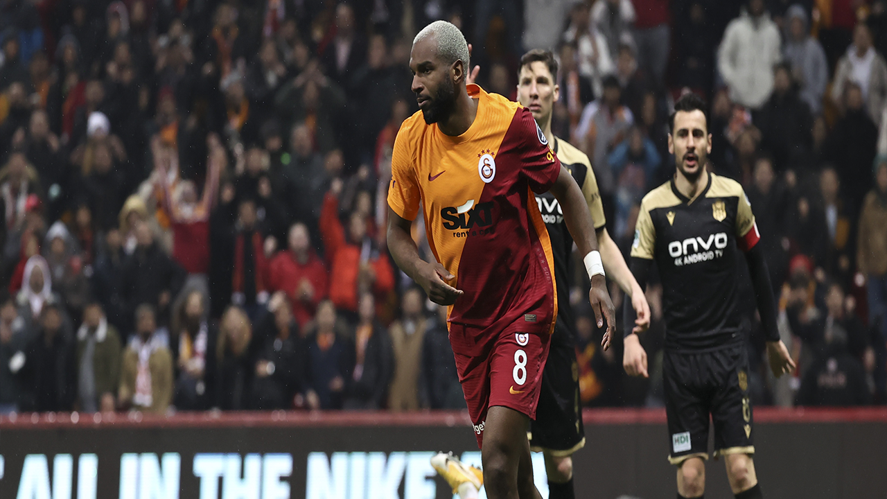 Ryan Babel ligdeki 3. golünü attı
