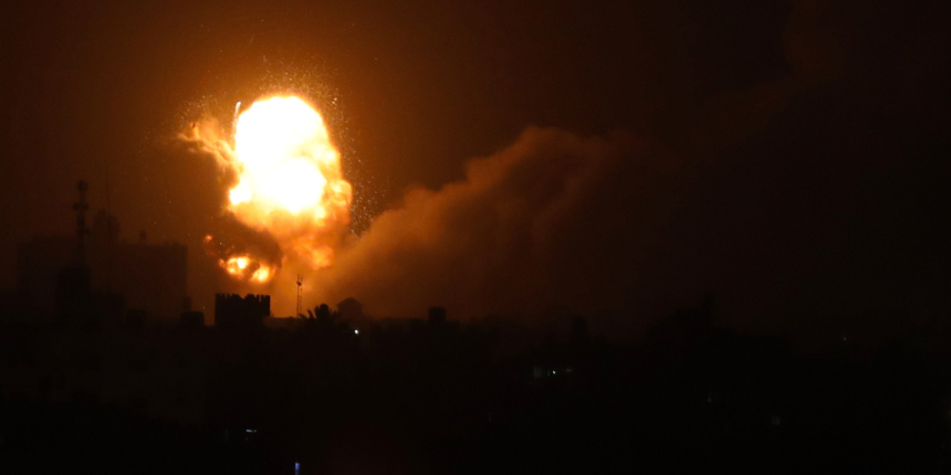 İsrail ordusu, Gazze'de Hamas'a ait bir noktayı vurdu