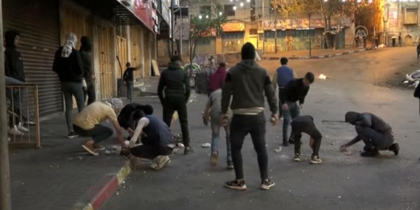 Batı Şeria'da İsrail güçleri ile Filistinliler arasında gerginlik: Ses ve gaz bombası atıldı!